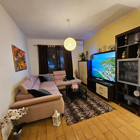 Elegance Mary Apartamento *