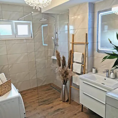 Elegance Suite Mary