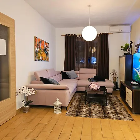 Apartment Elegance Suite Mary *